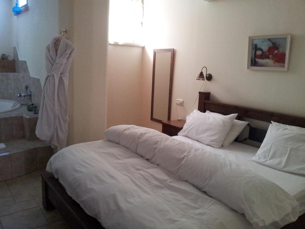 Shwartzimmer Rosh Pinna Room photo